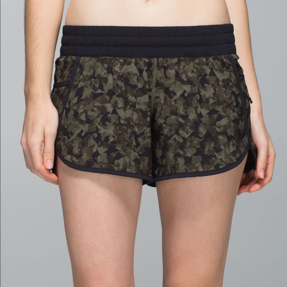 lululemon athletica Pants - Lululemon Tracker Shorts III Mystic Jungle Fatigue